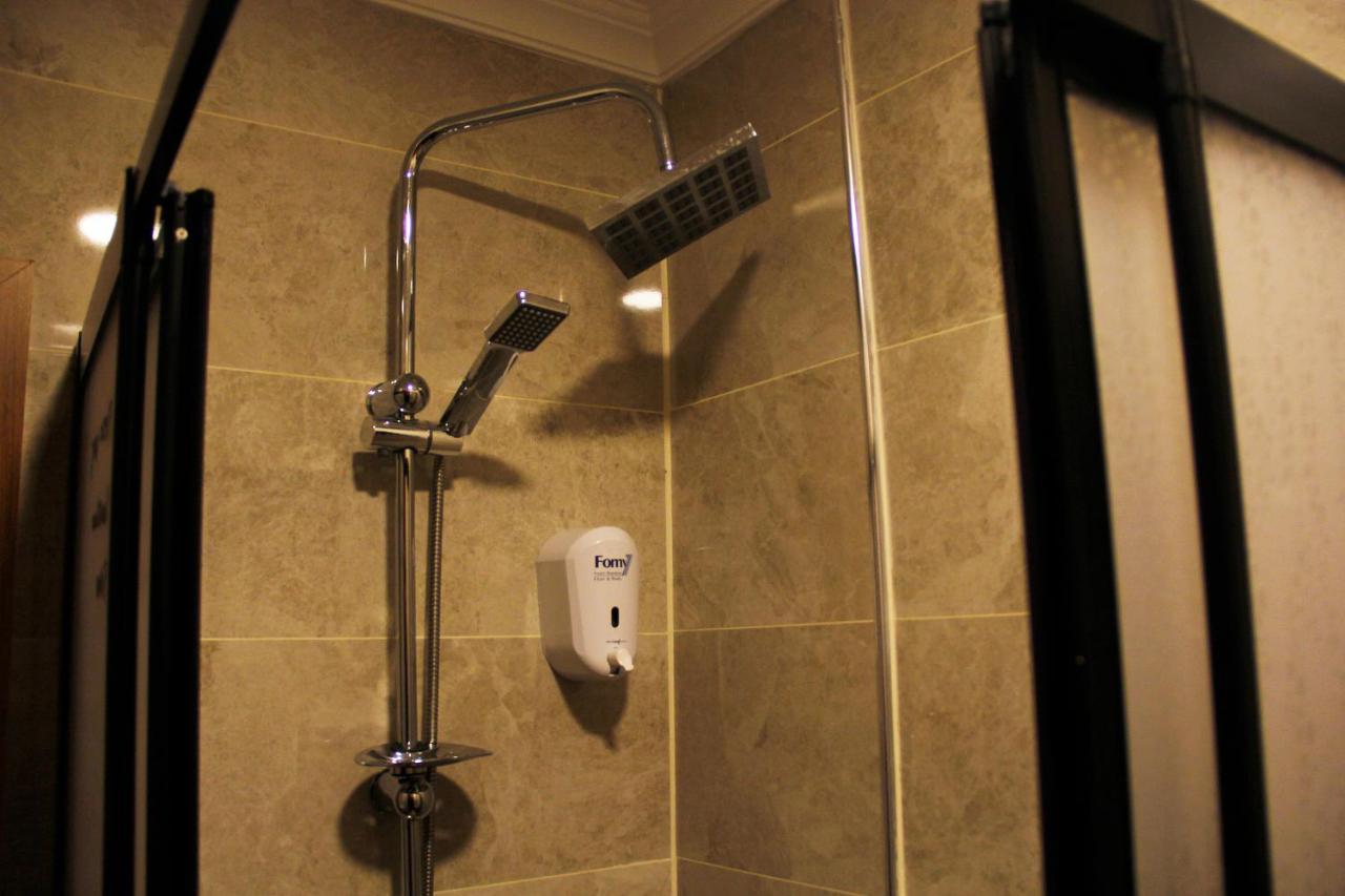 Gross Hotel